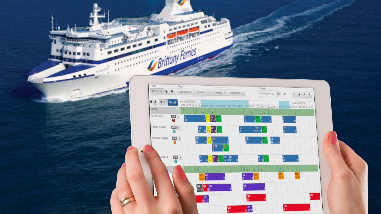 Application de plannification devant un ferry